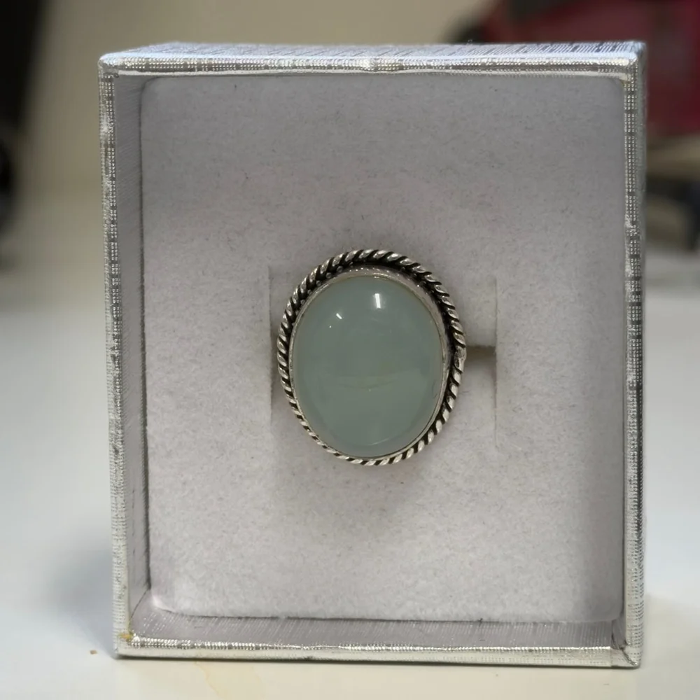 Hand crafteLight Green Chalcedony Silver Plated Ring Stamped‎ 925 Size 6.25 New - Picture 5 of 8